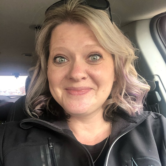 Meet your Posher, Amanda - Picture 1 of 1